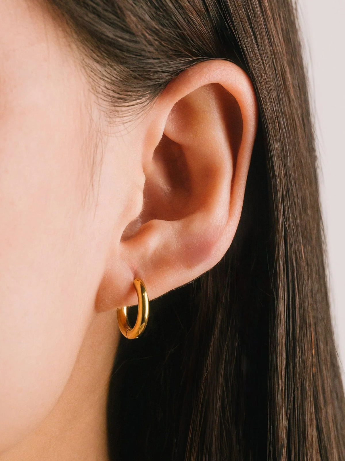 LOVER'S TEMPO - Tube 15mm Huggie Waterproof Hoop Earrings -
