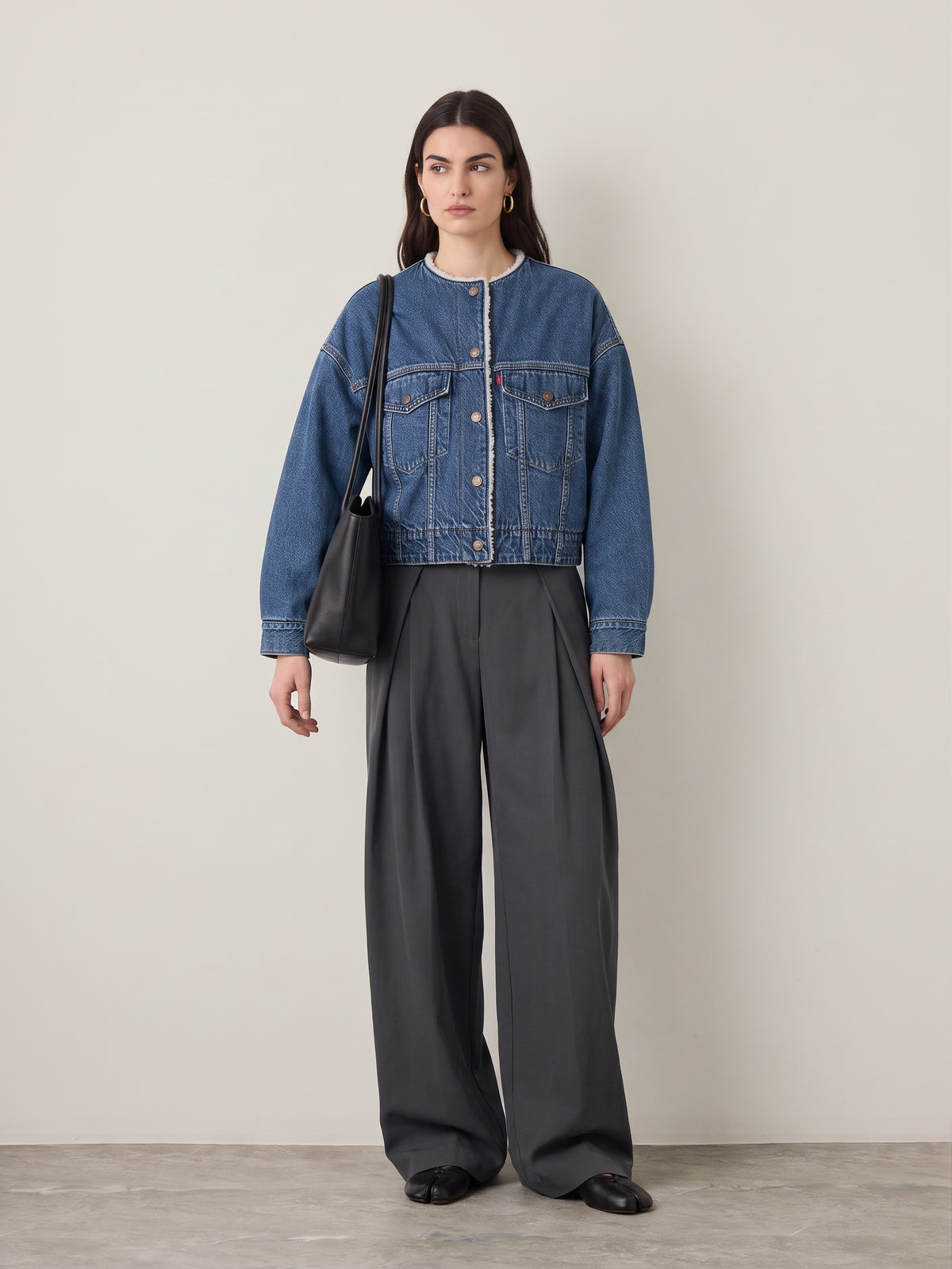 LEVI'S - Collarless Cropped Sherpa Trucker Jacket - 