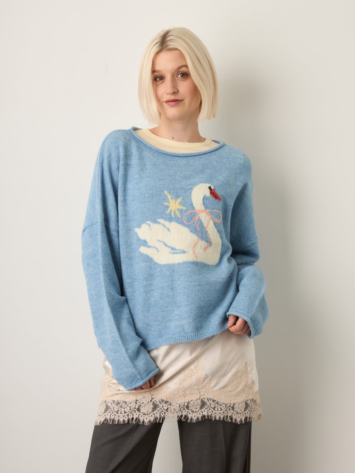 LOVEFINN - Swan Sweater - 