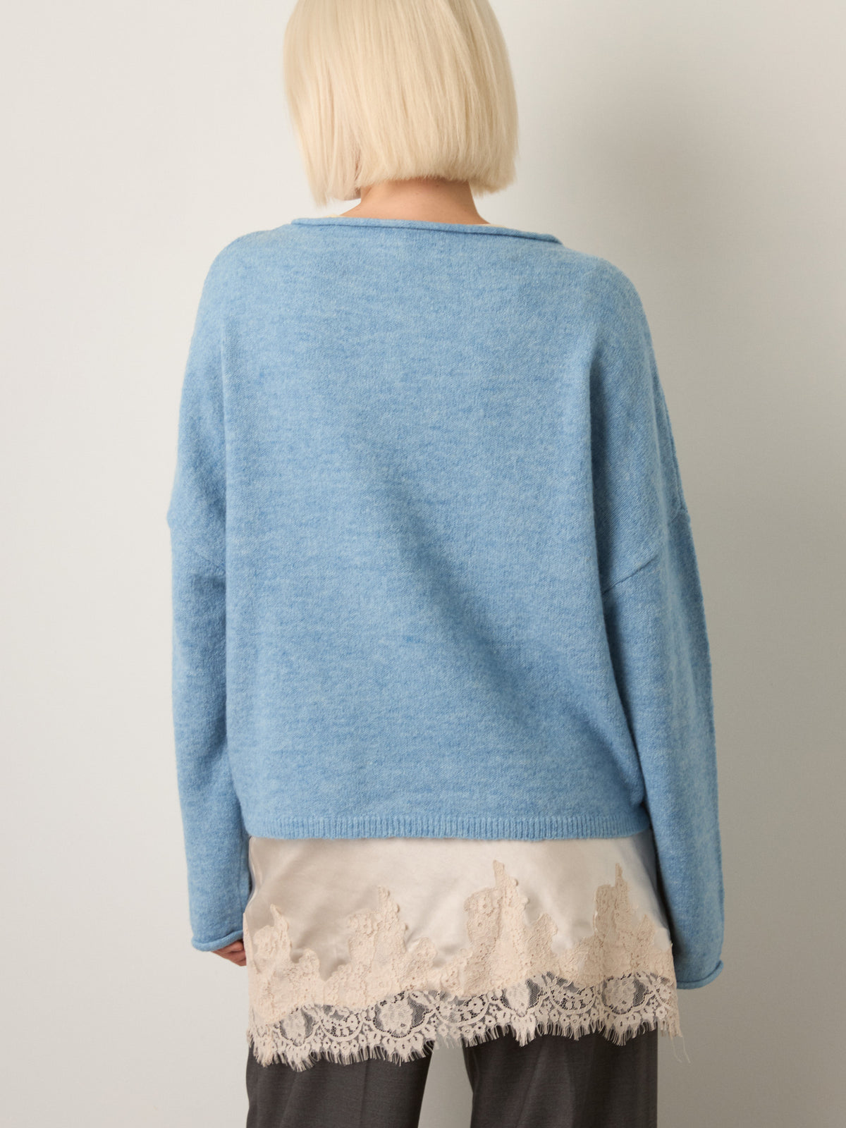 LOVEFINN - Swan Sweater - 