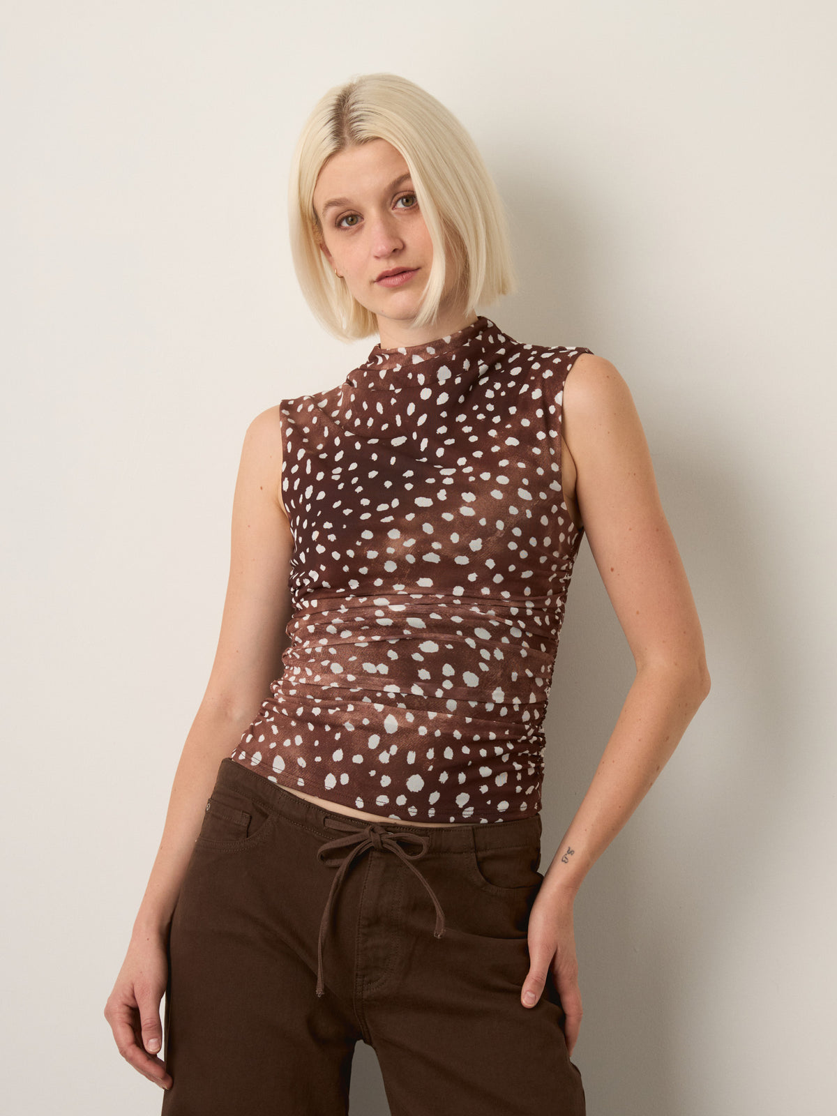 LOVEFINN - Fawn Mockneck Shell - 