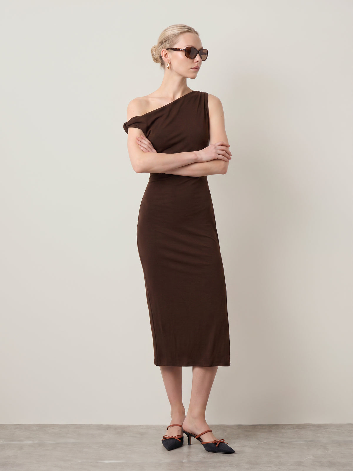LOVEFINN - Off Shoulder Maxi Dress - Brown