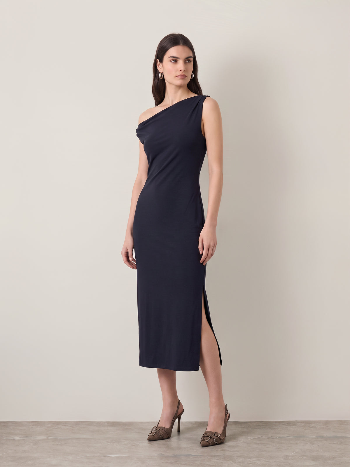 LOVEFINN - Off Shoulder Maxi Dress - 