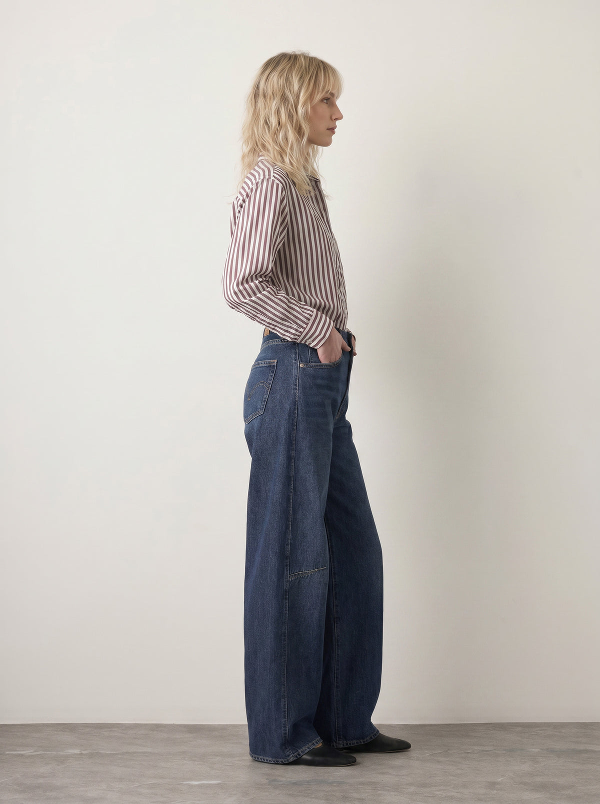 LEVI'S - Cinch Barrel Leg Jeans - 